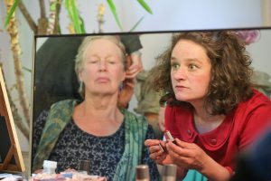 fredak_Workshop_2025_mit_Maskenbildnerin_Beatrice-Rauch_Foto_Maren-Winter