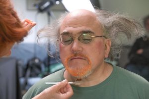 fredak_Workshop_2025_mit_Maskenbildnerin_Beatrice-Rauch_Foto_Maren-Winter